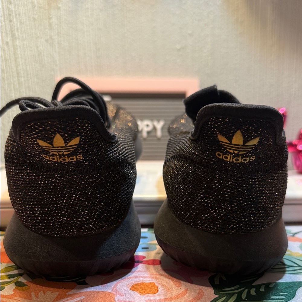 Adidas Men’s Black 6 and Gold Sneakers Women’s 8